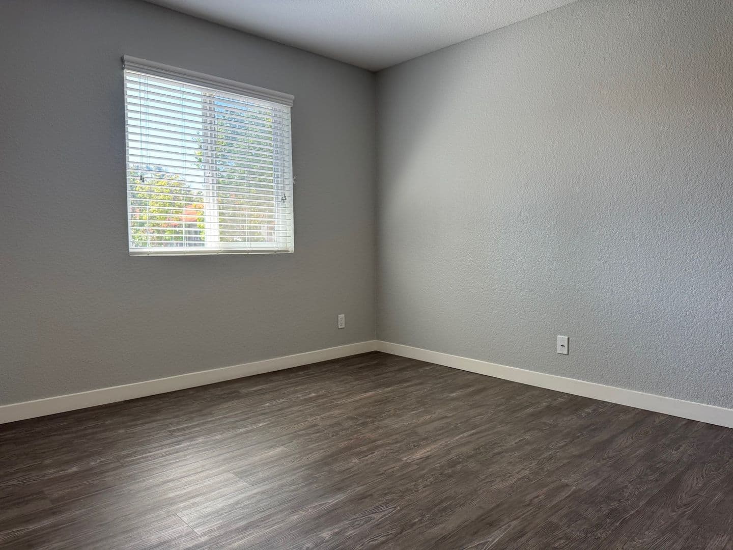 Riverside Apartment: 3957 Pierce Street