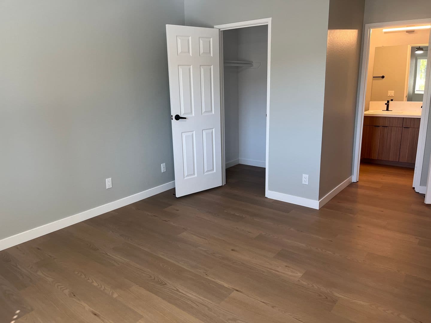 Riverside Apartment: 3957 Pierce Street