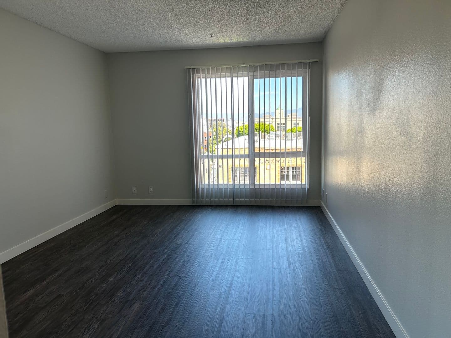 Santa Ana Apartment: 300 West 2nd Street