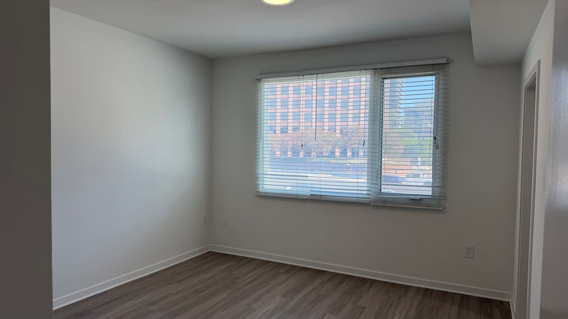 Los Angeles Apartment: 138 North Beaudry Avenue