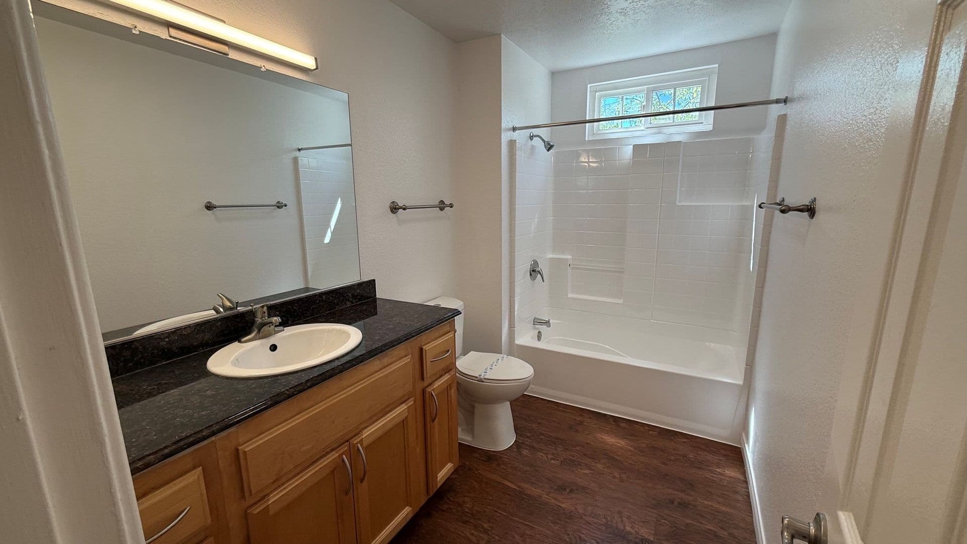 Anaheim Apartment: 2880 W. Ball Road