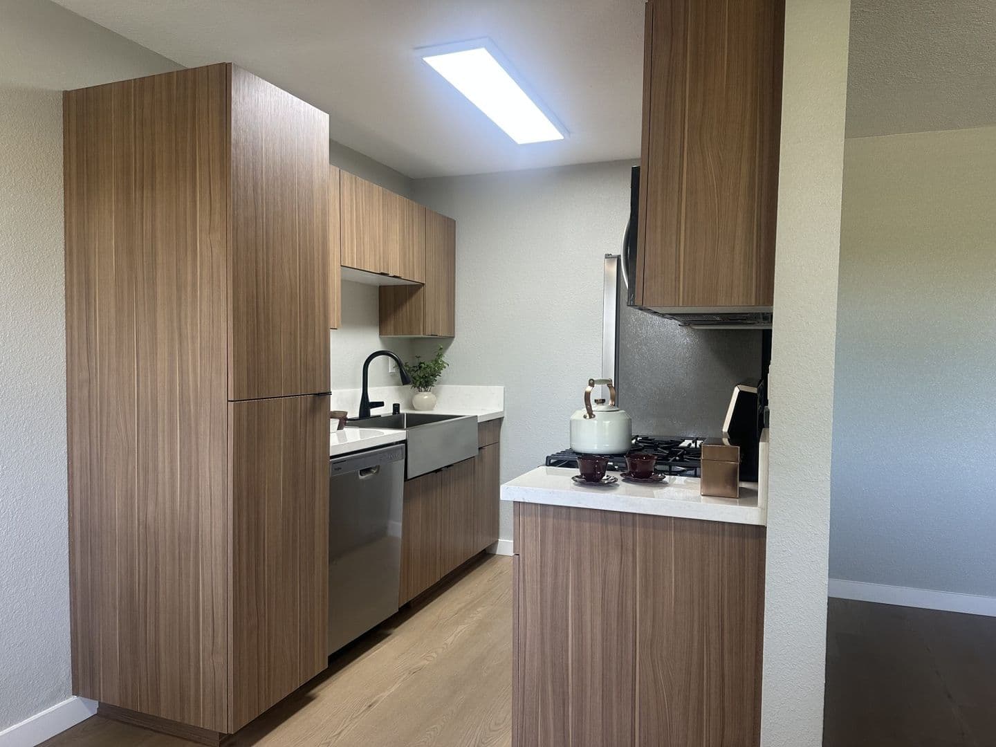 Rowland Heights Apartment: 1900 Fullerton Rd.