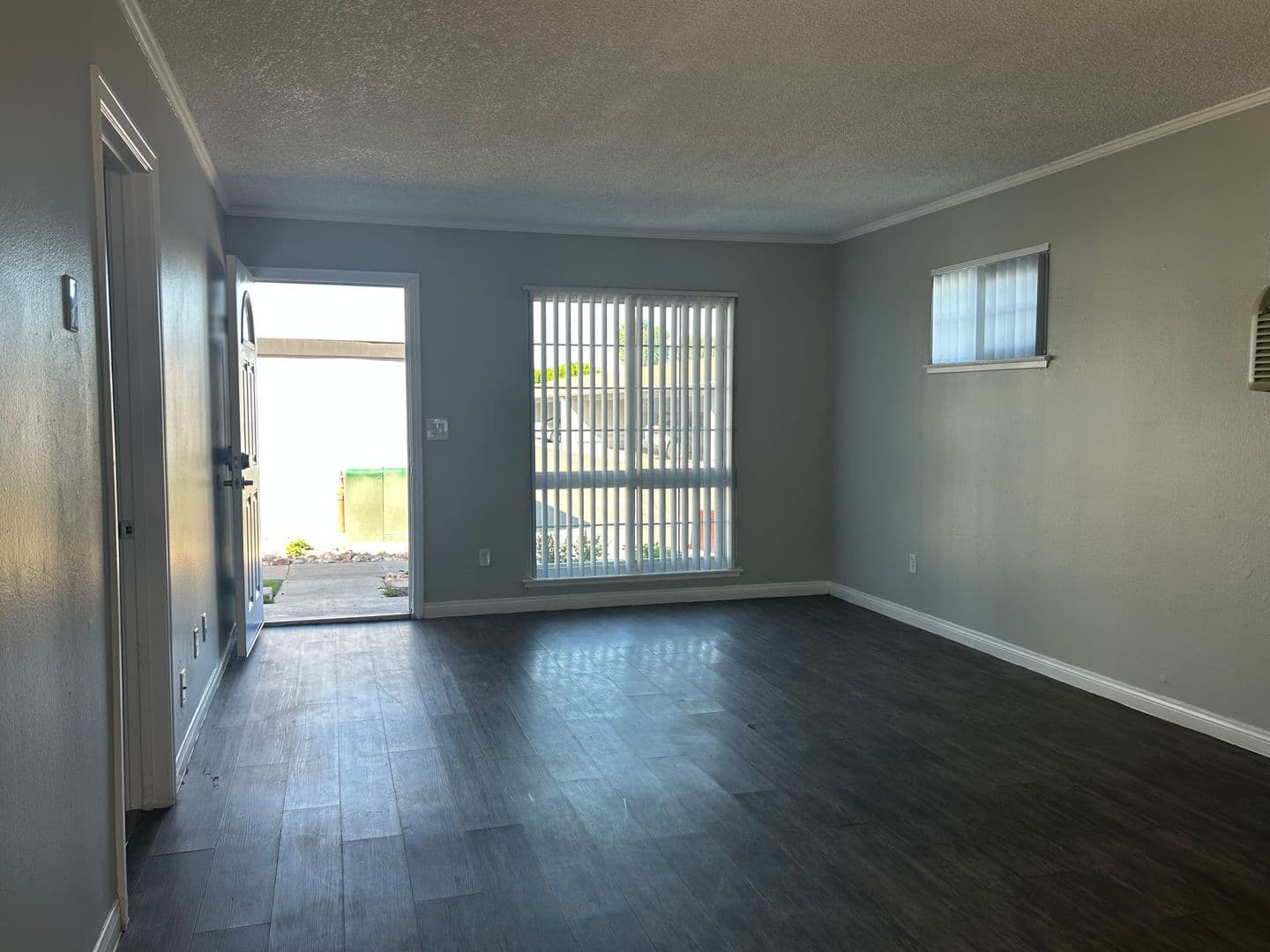 Santa Ana Apartment: 811 S. Fairview