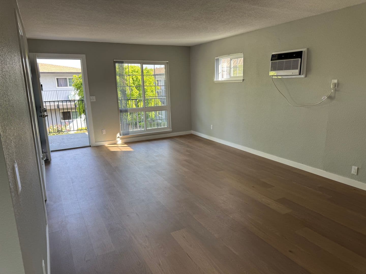 Santa Ana Apartment: 811 S. Fairview