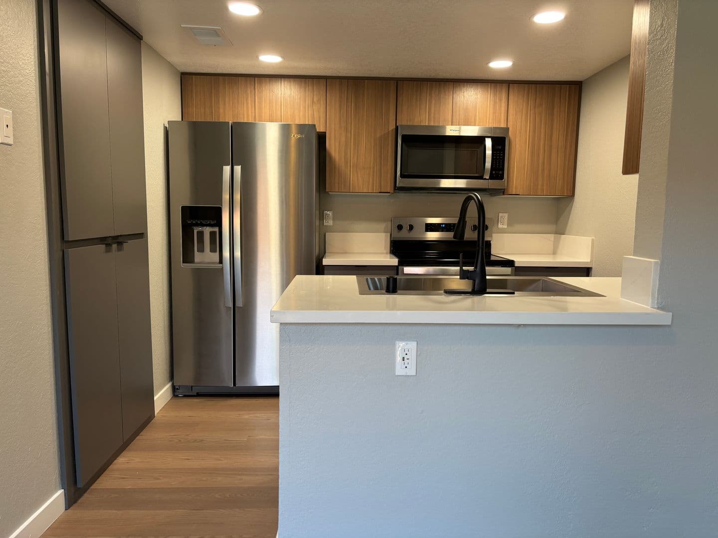 Riverside Apartment: 3957 Pierce Street