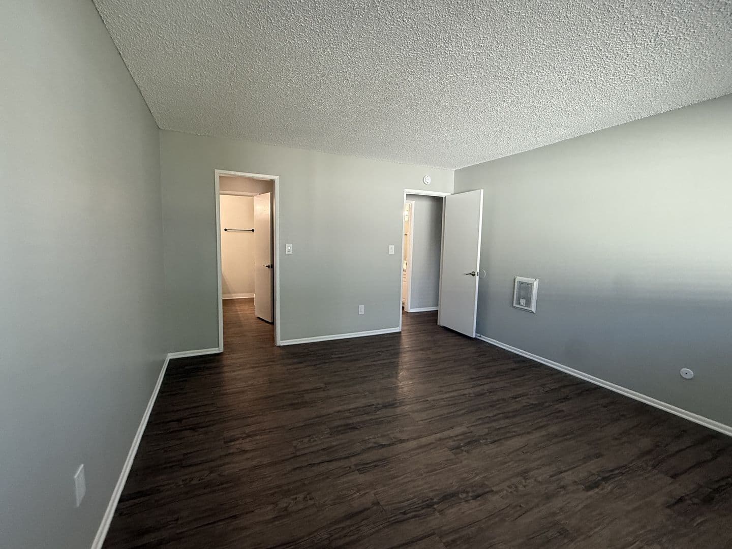 Orange Apartment: 501 E. Katella Avenue