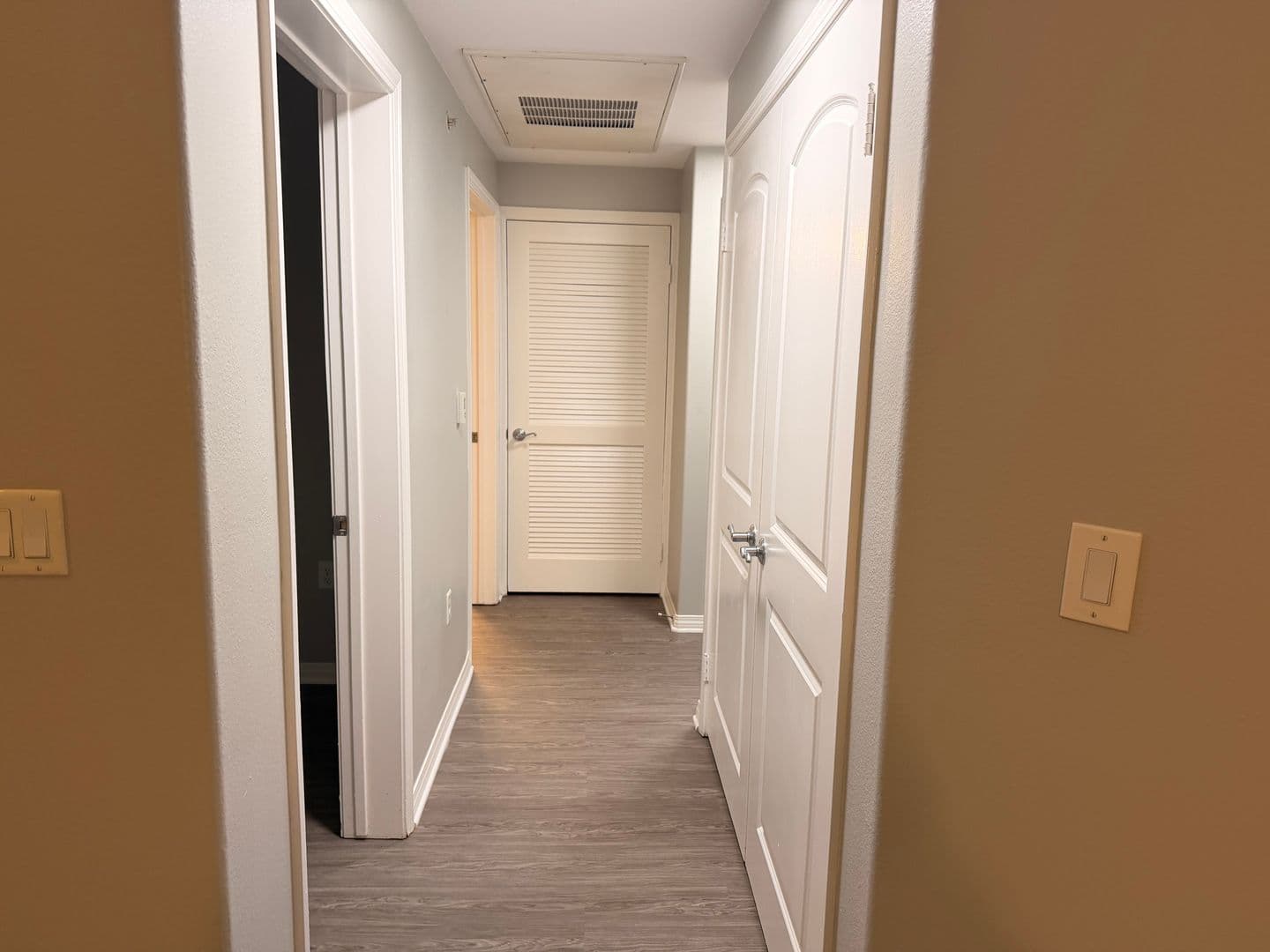Anaheim Apartment: 2100 E. Katella Avenue