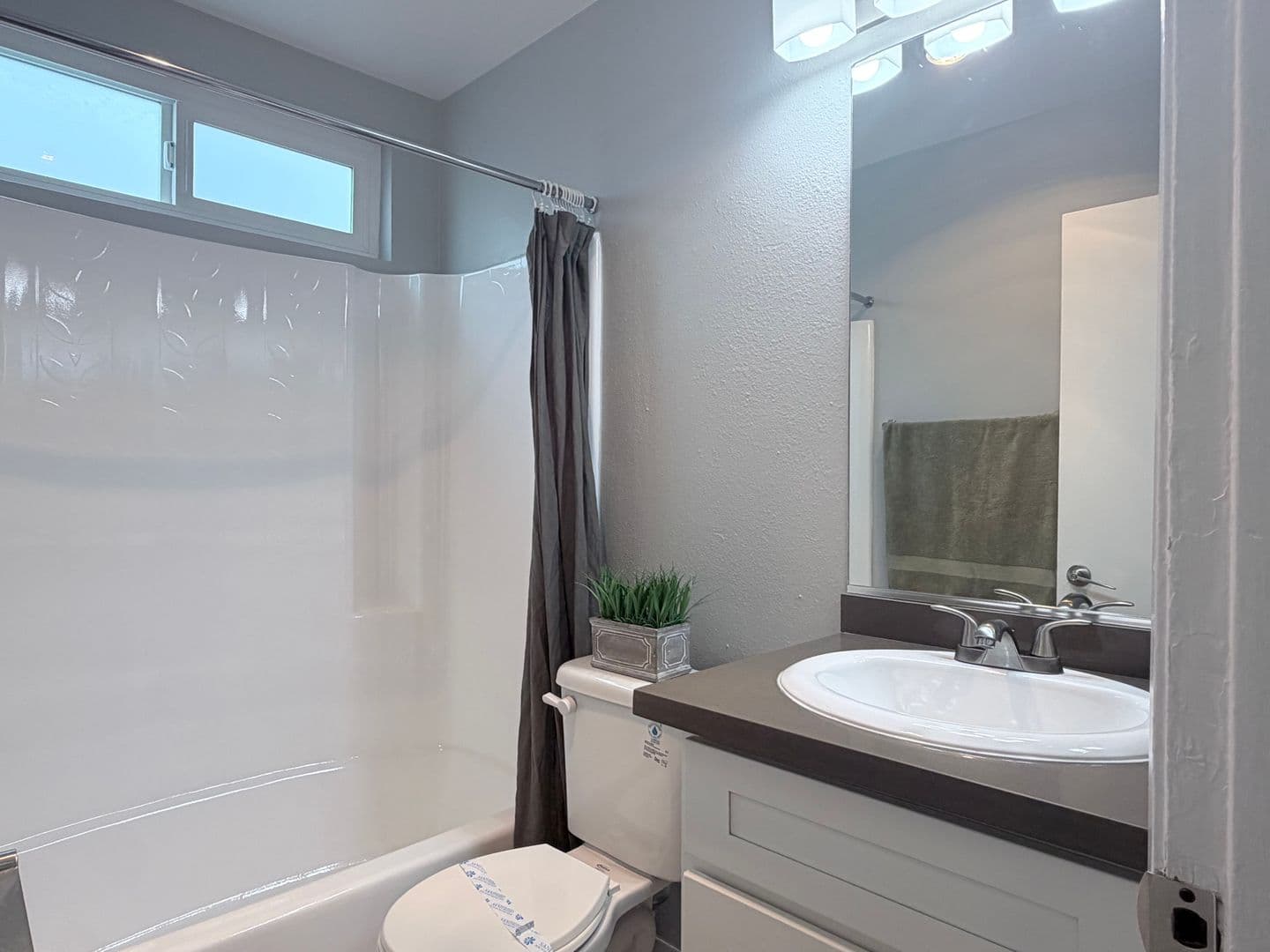 Huntington Beach Apartment: 7701 Warner Ave.