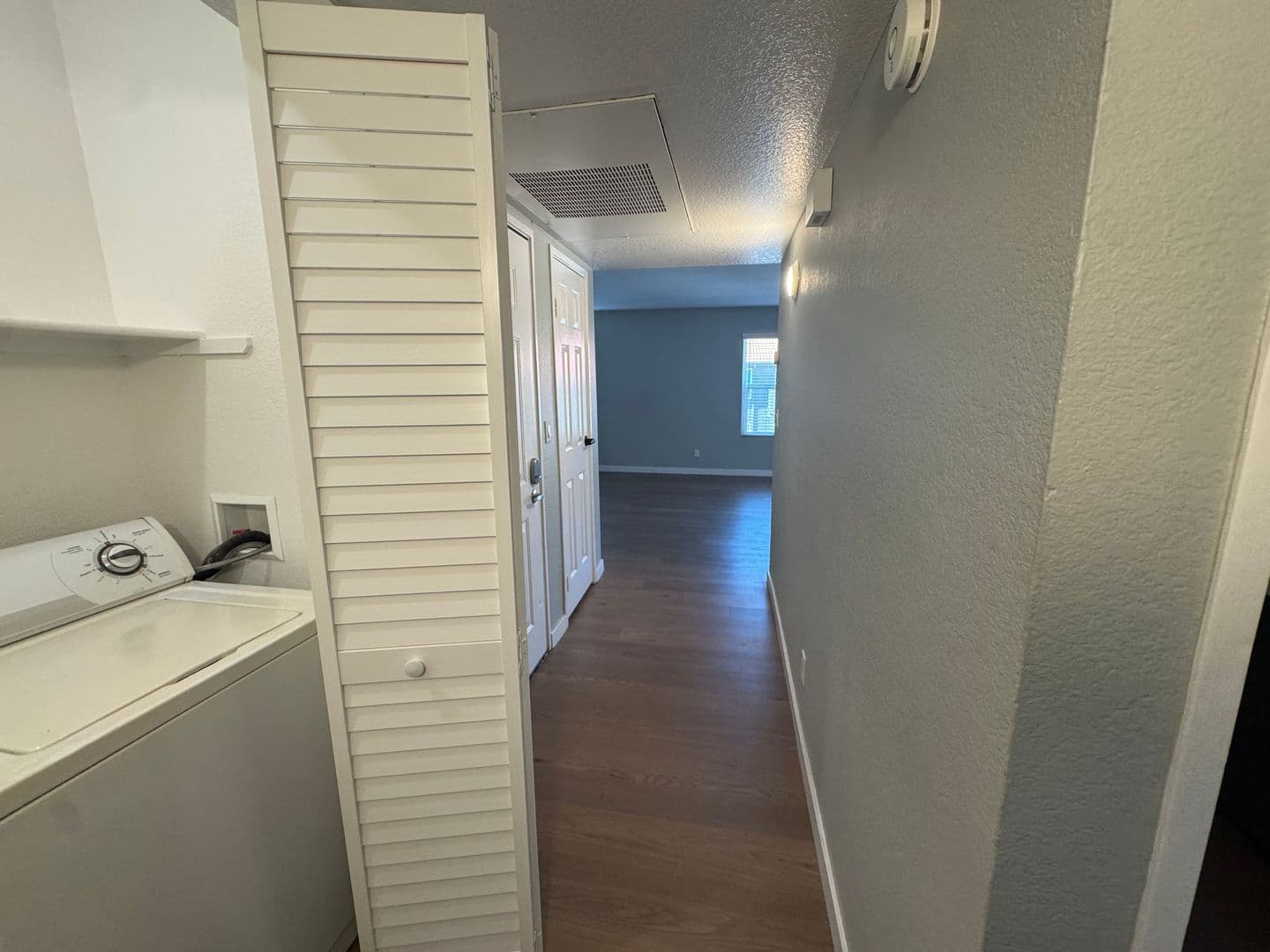 Riverside Apartment: 3957 Pierce Street