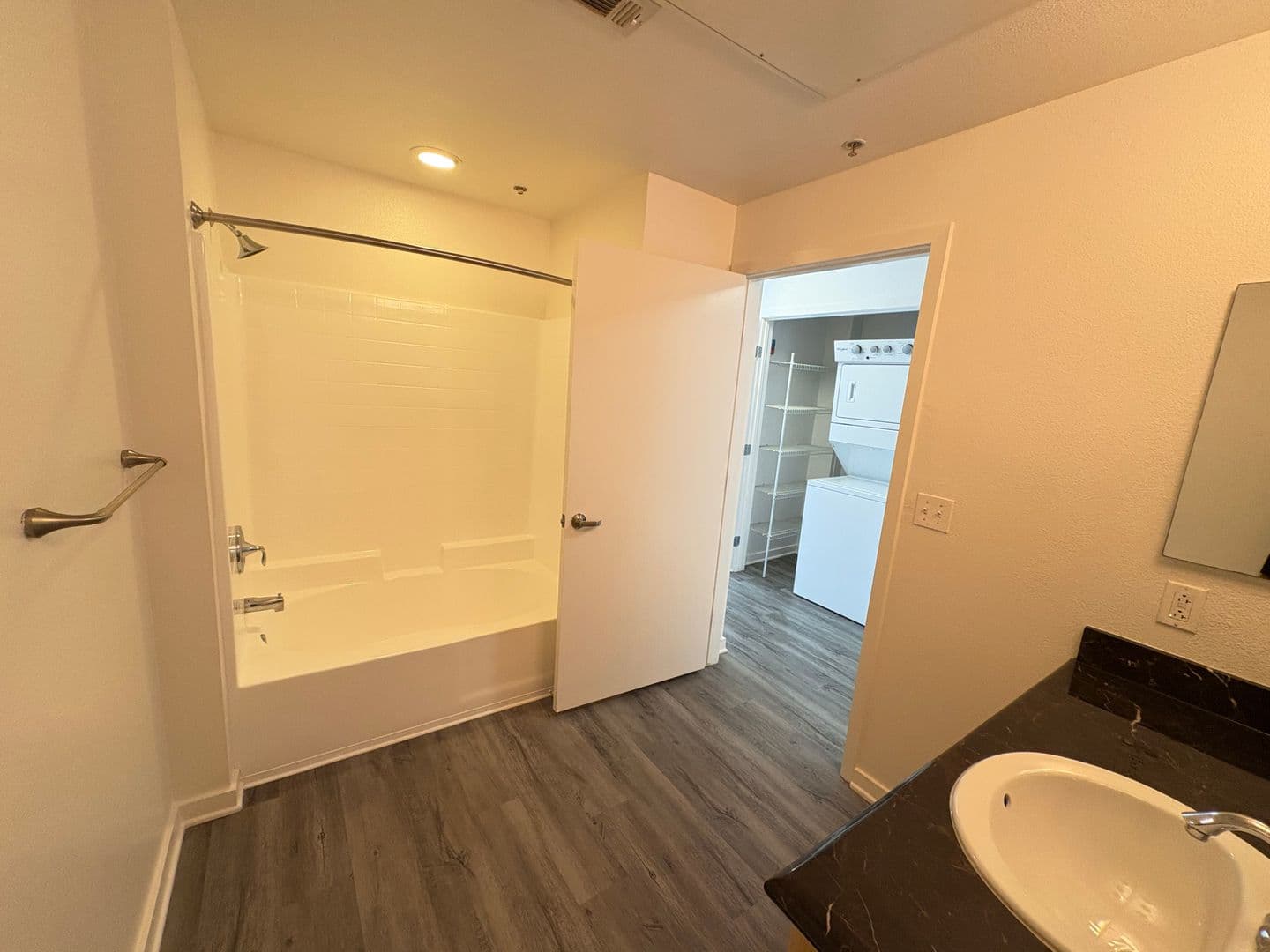 Los Angeles Apartment: 138 North Beaudry Avenue