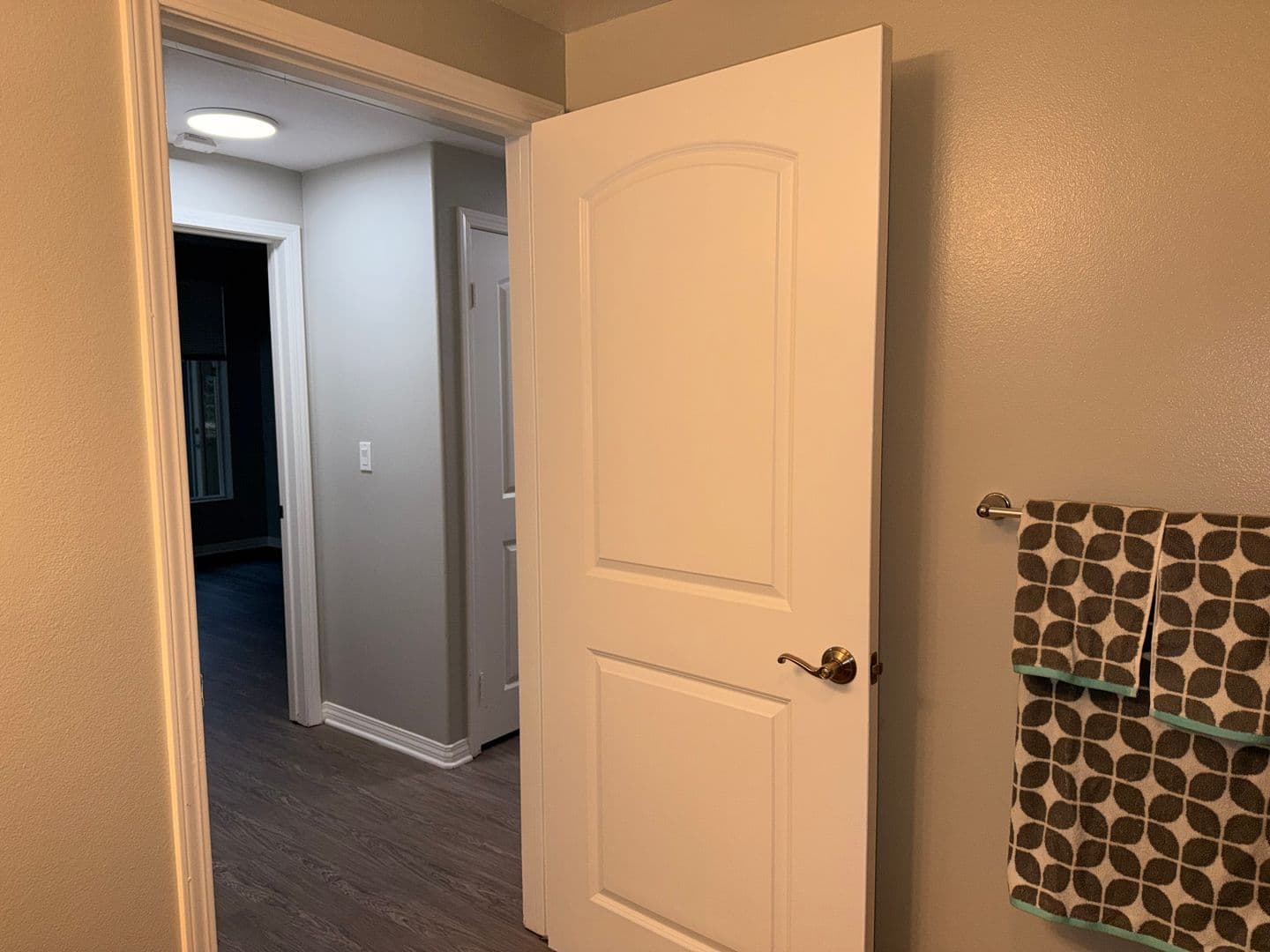 Anaheim Apartment: 2100 E. Katella Avenue