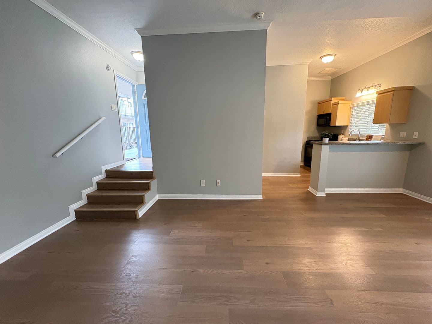 Lakewood Apartment: 4905 Castana Avenue