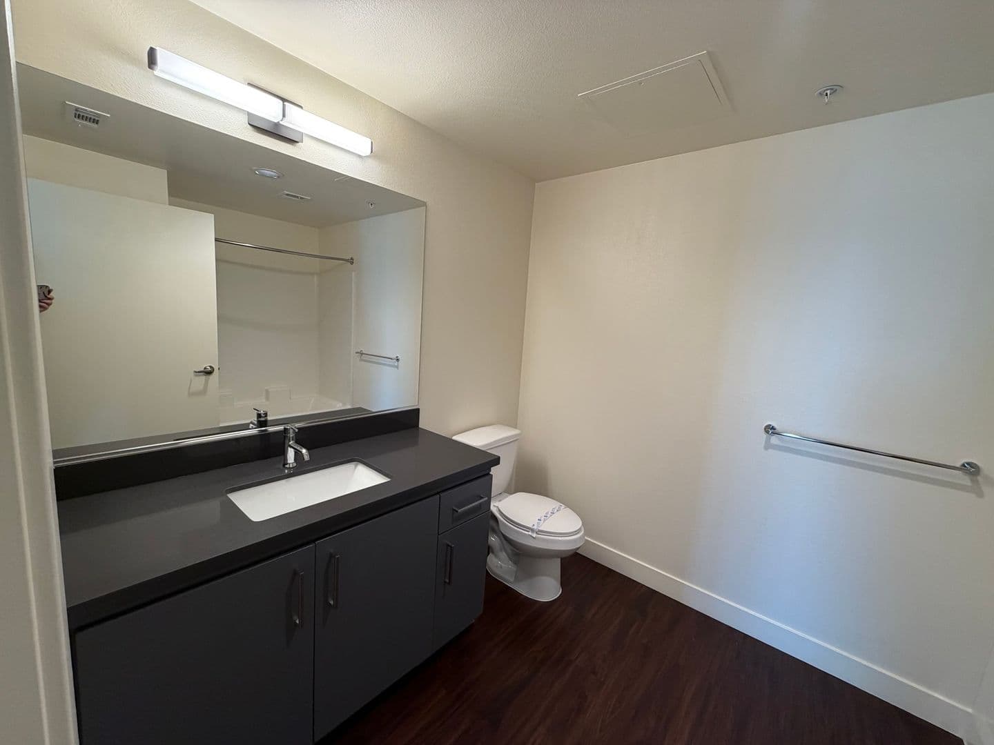 Riverside Apartment: 3050 Mission Inn Avenue