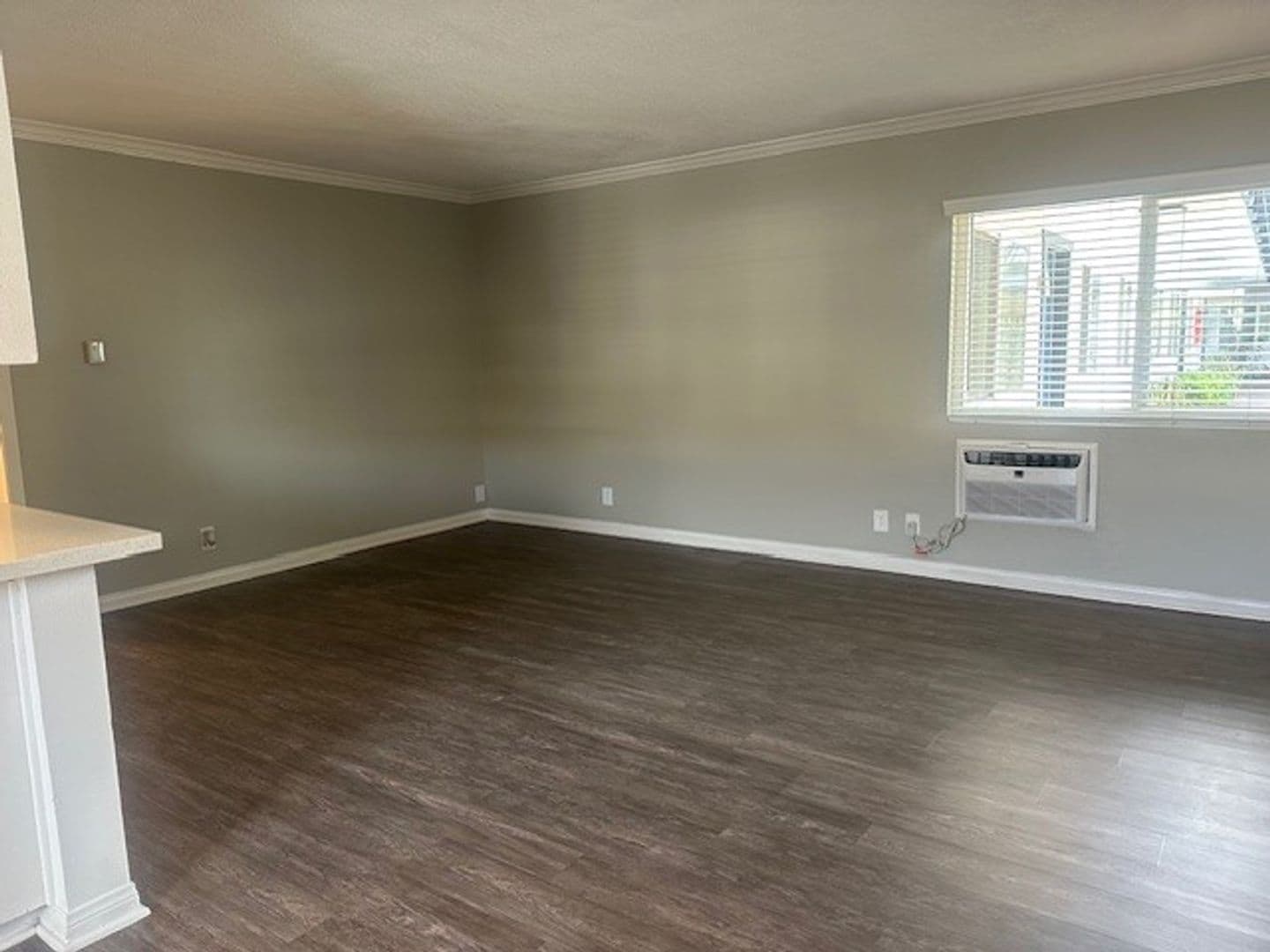 Paramount Apartment: 15940 Indiana Avenue