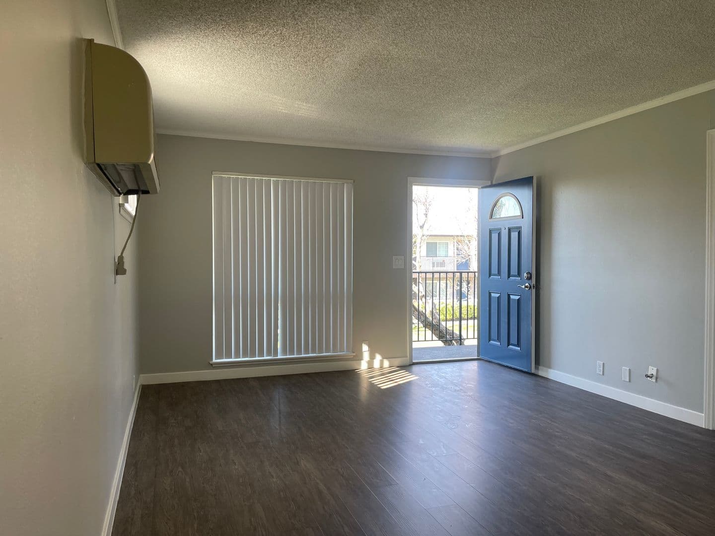 Santa Ana Apartment: 811 S. Fairview