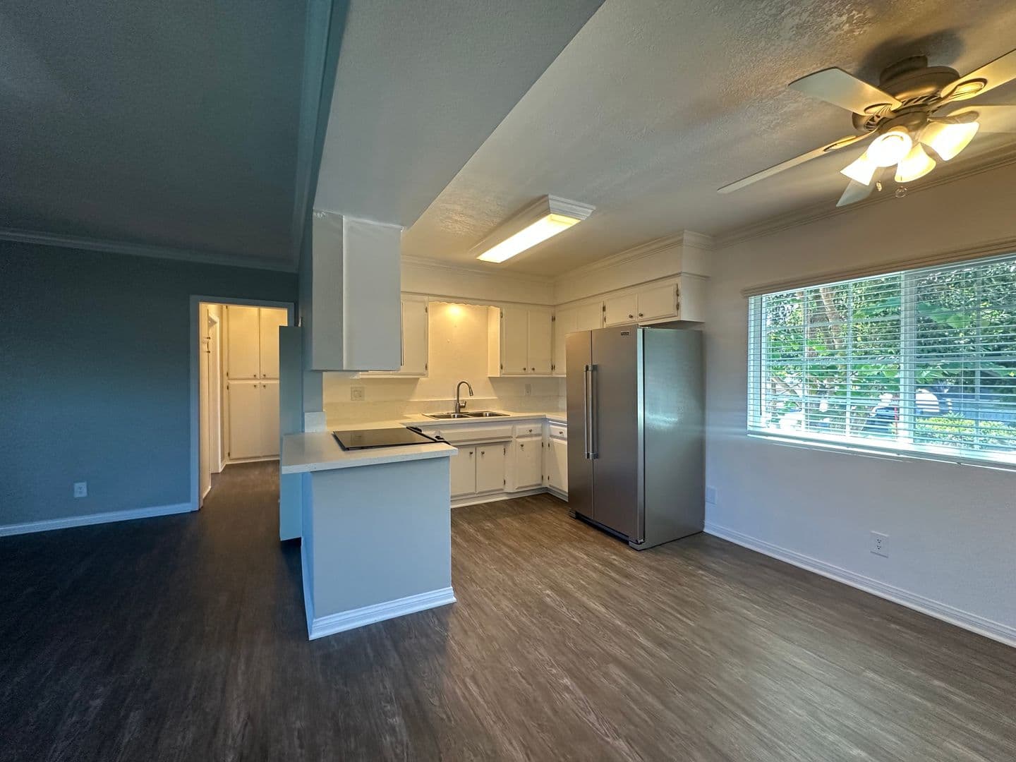 Paramount Apartment: 15940 Indiana Avenue
