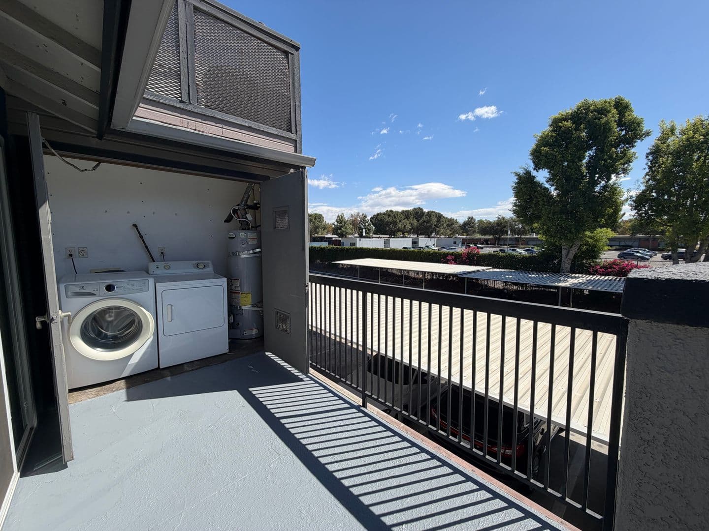 Riverside Apartment: 7600 Ambergate Place