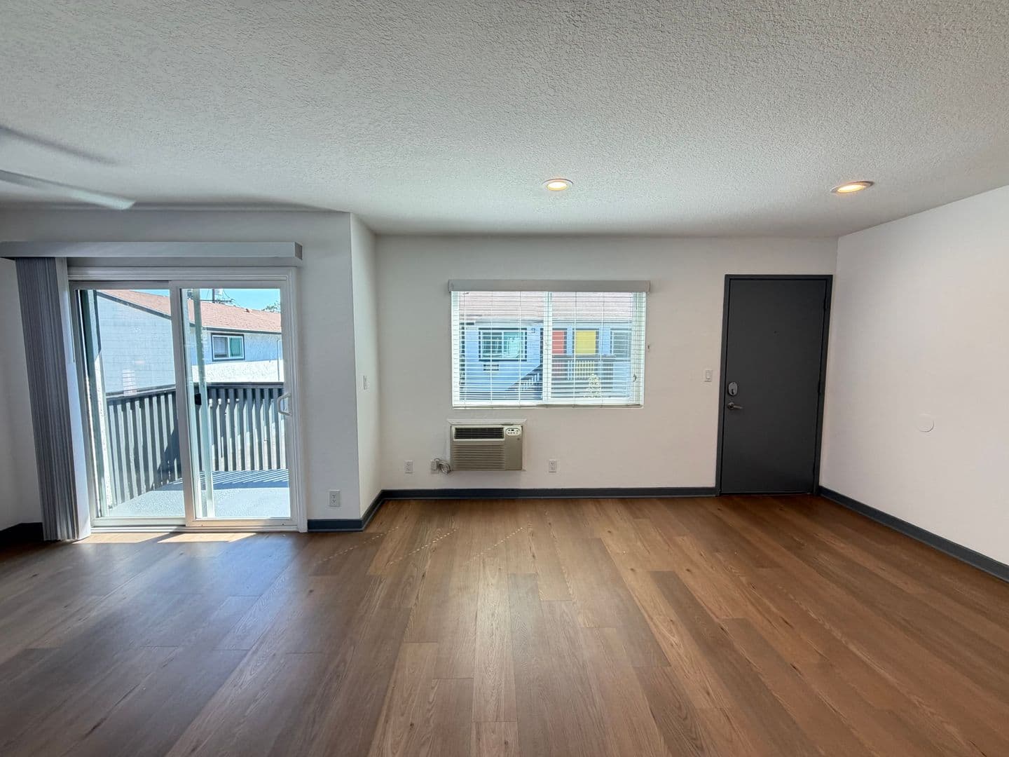 Costa Mesa Apartment: 126 E. 18th Street