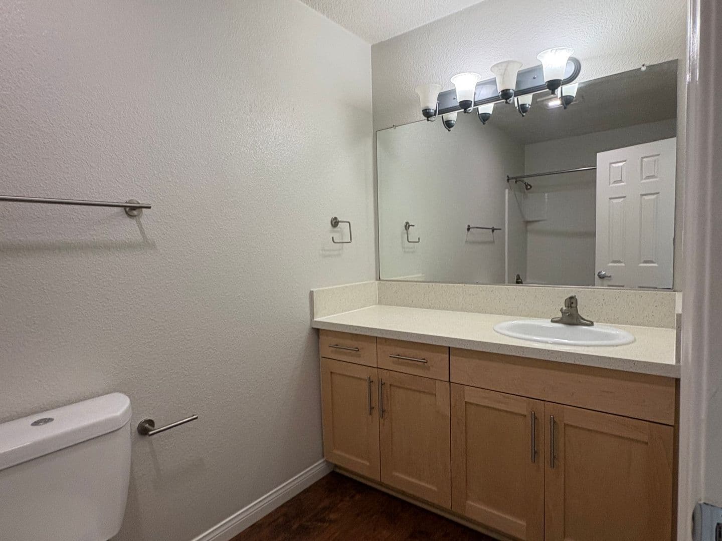 Anaheim Apartment: 2970 W. Orange Avenue