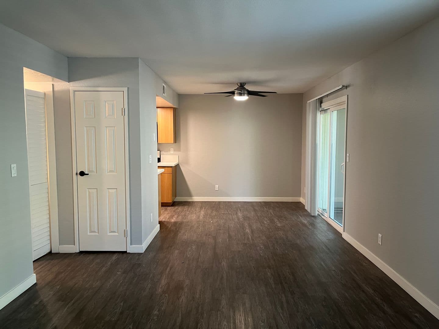 Riverside Apartment: 3957 Pierce Street