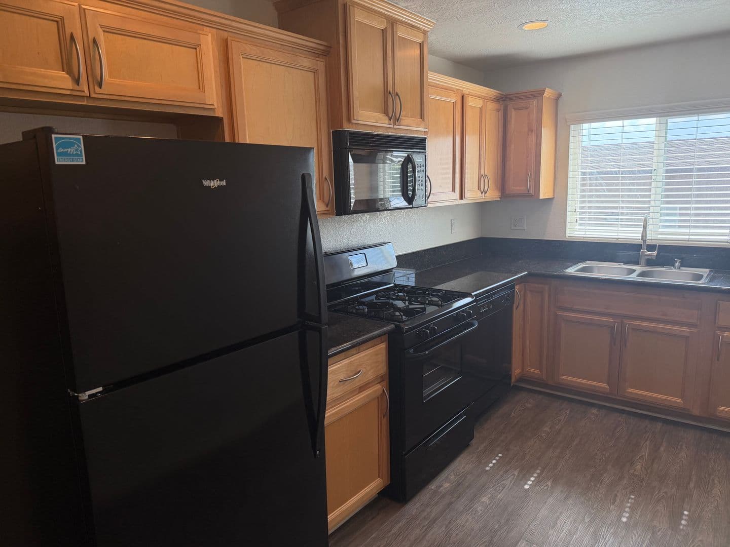 Lakewood Apartment: 4907 1/4 Hayter Avenue