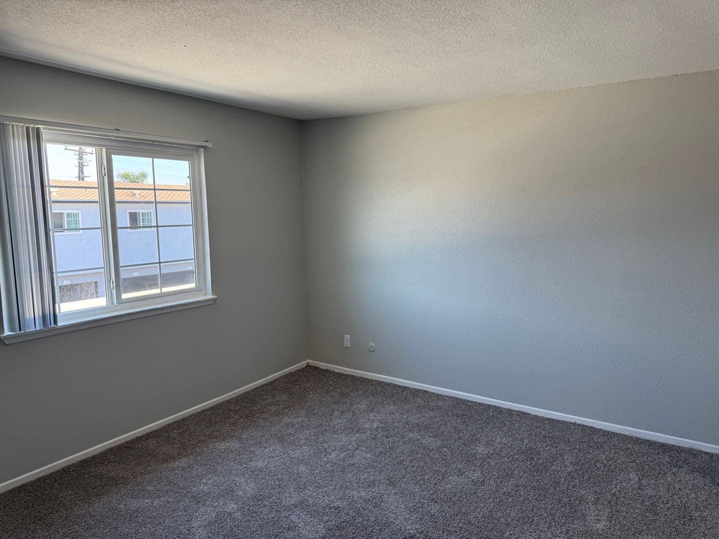 Santa Ana Apartment: 811 S. Fairview