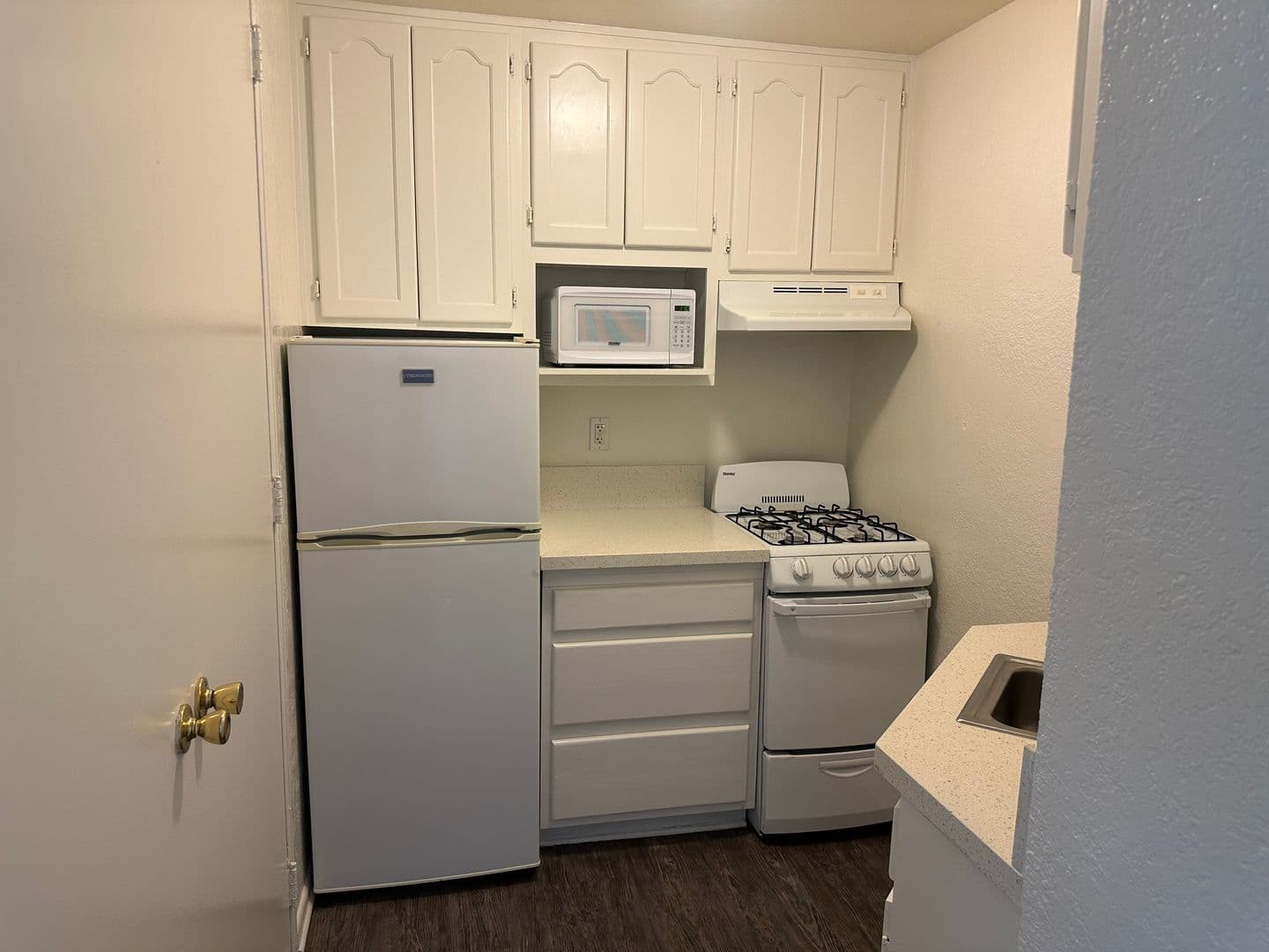 Lakewood Apartment: 4907 1/4 Hayter Avenue