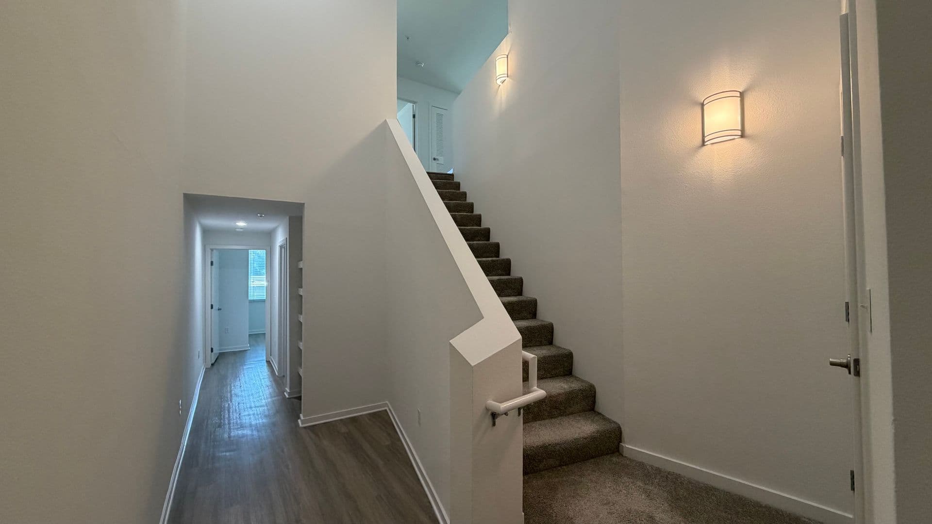 Los Angeles Apartment: 138 North Beaudry Avenue