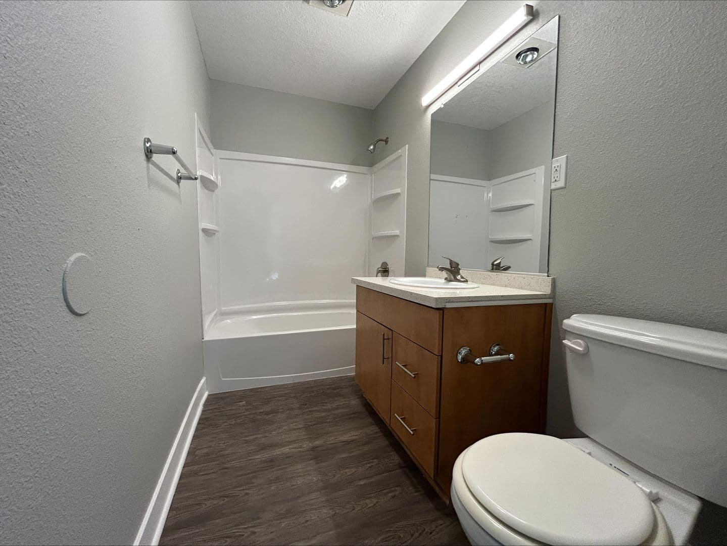 Long Beach Apartment: 1718 Ximeno Avenue