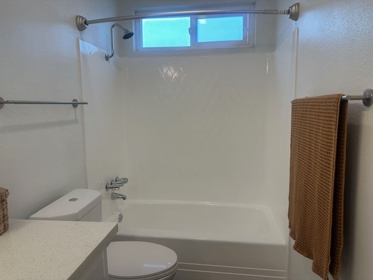Paramount Apartment: 15940 Indiana Avenue