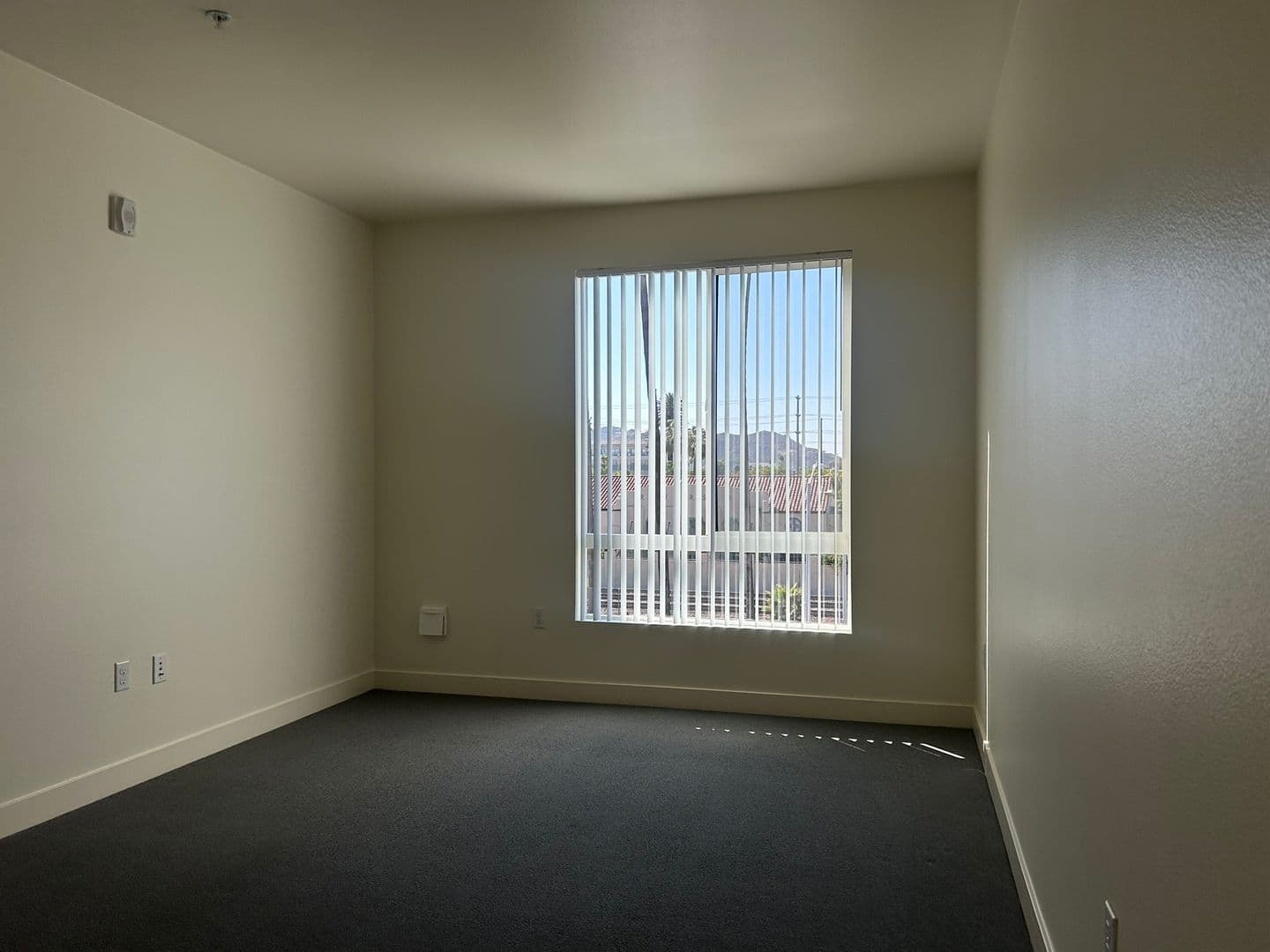 Riverside Apartment: 3050 Mission Inn Avenue