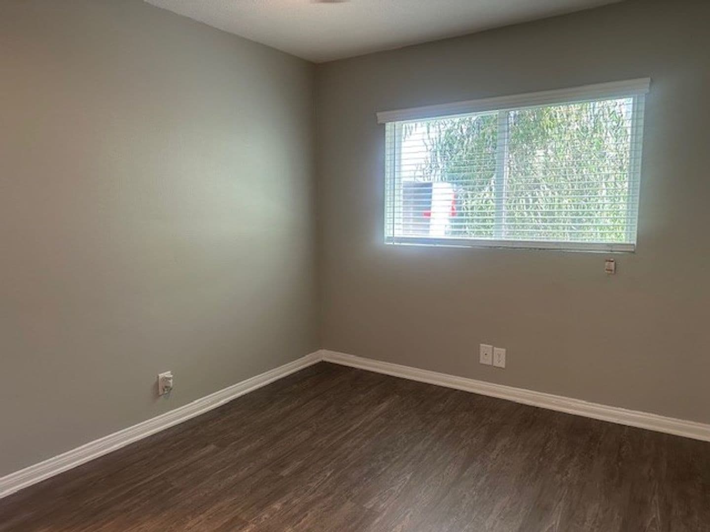 Paramount Apartment: 15940 Indiana Avenue