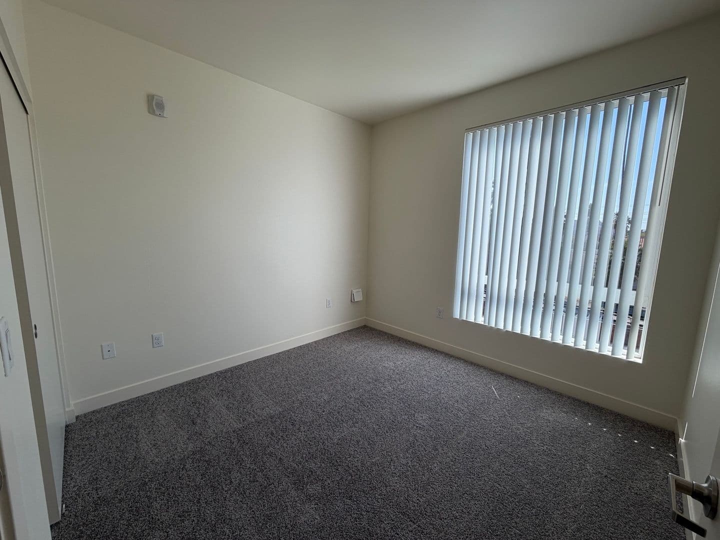 Riverside Apartment: 3050 Mission Inn Avenue