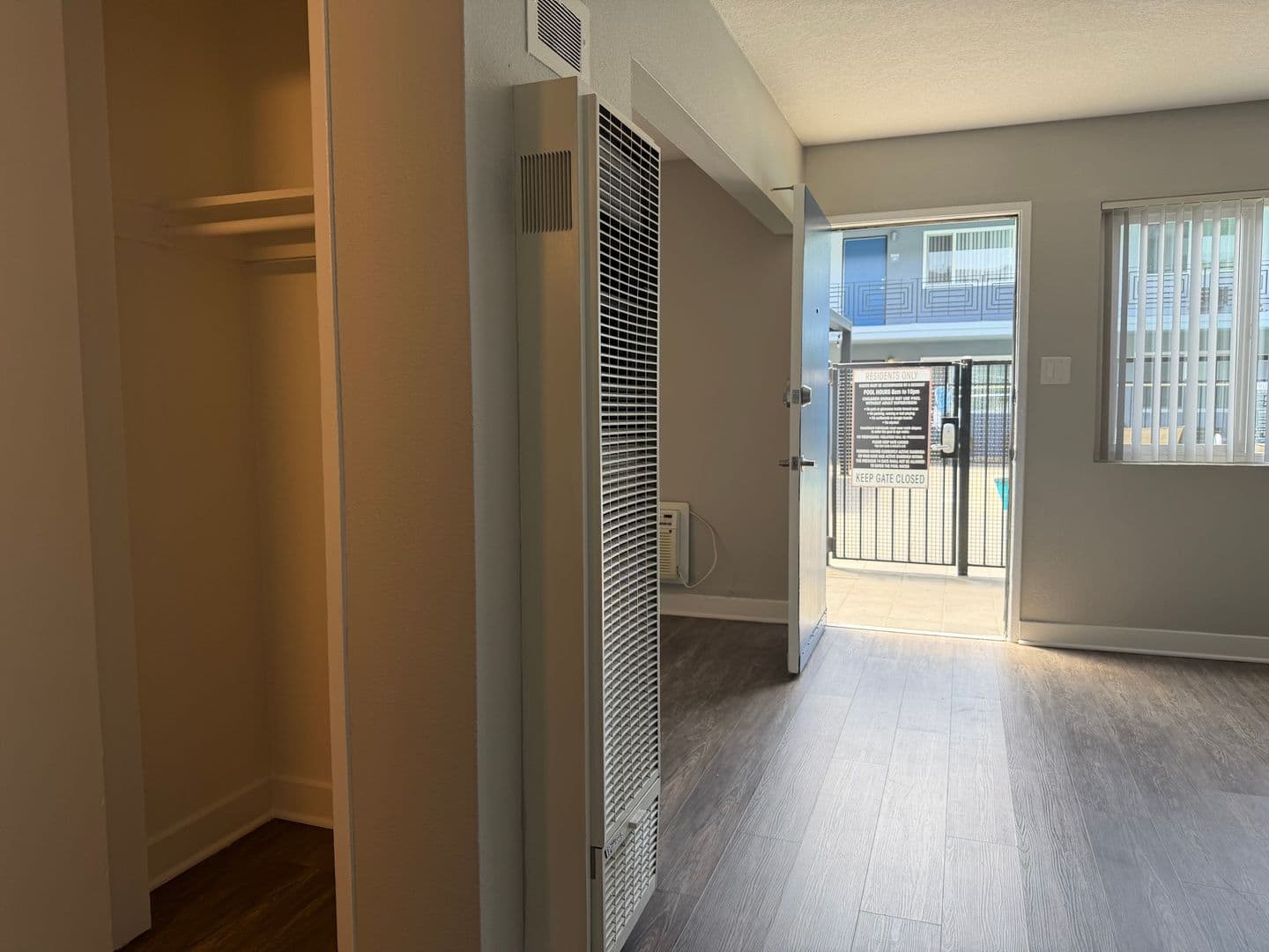 Long Beach Apartment: 1718 Ximeno Avenue