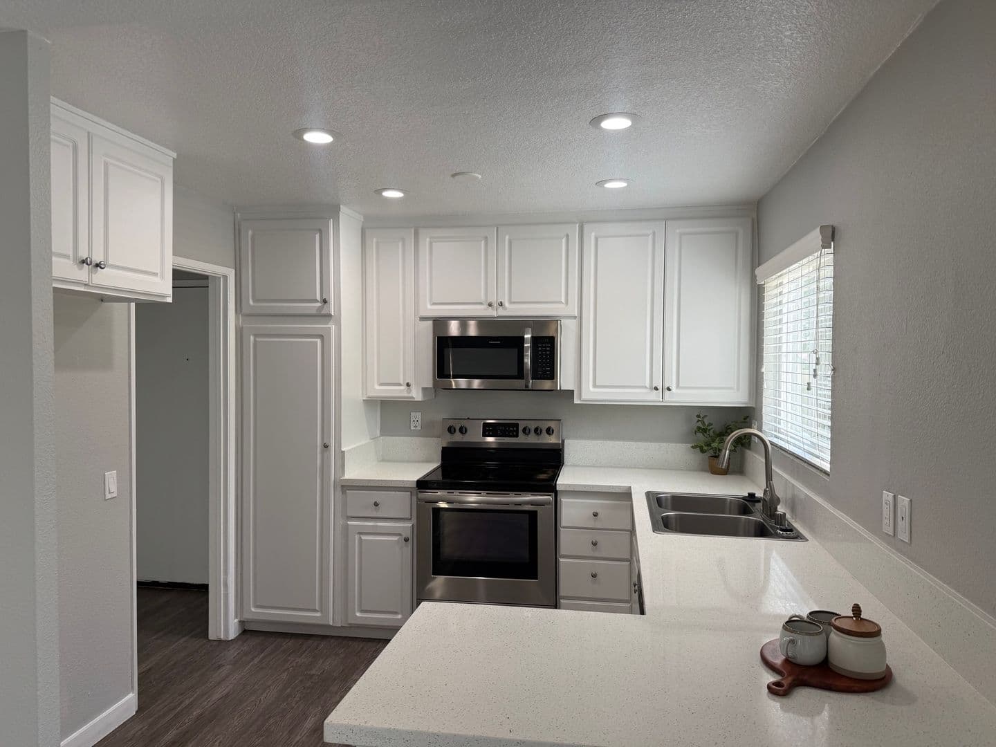 Ontario Apartment: 1352 West 5th Street