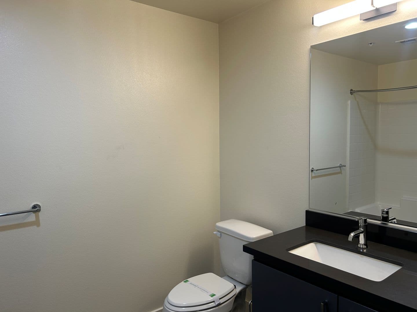 Riverside Apartment: 3050 Mission Inn Avenue