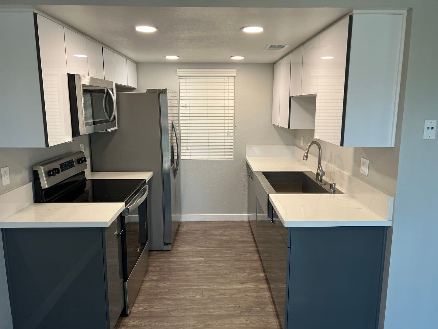 Riverside Apartment: 3957 Pierce Street