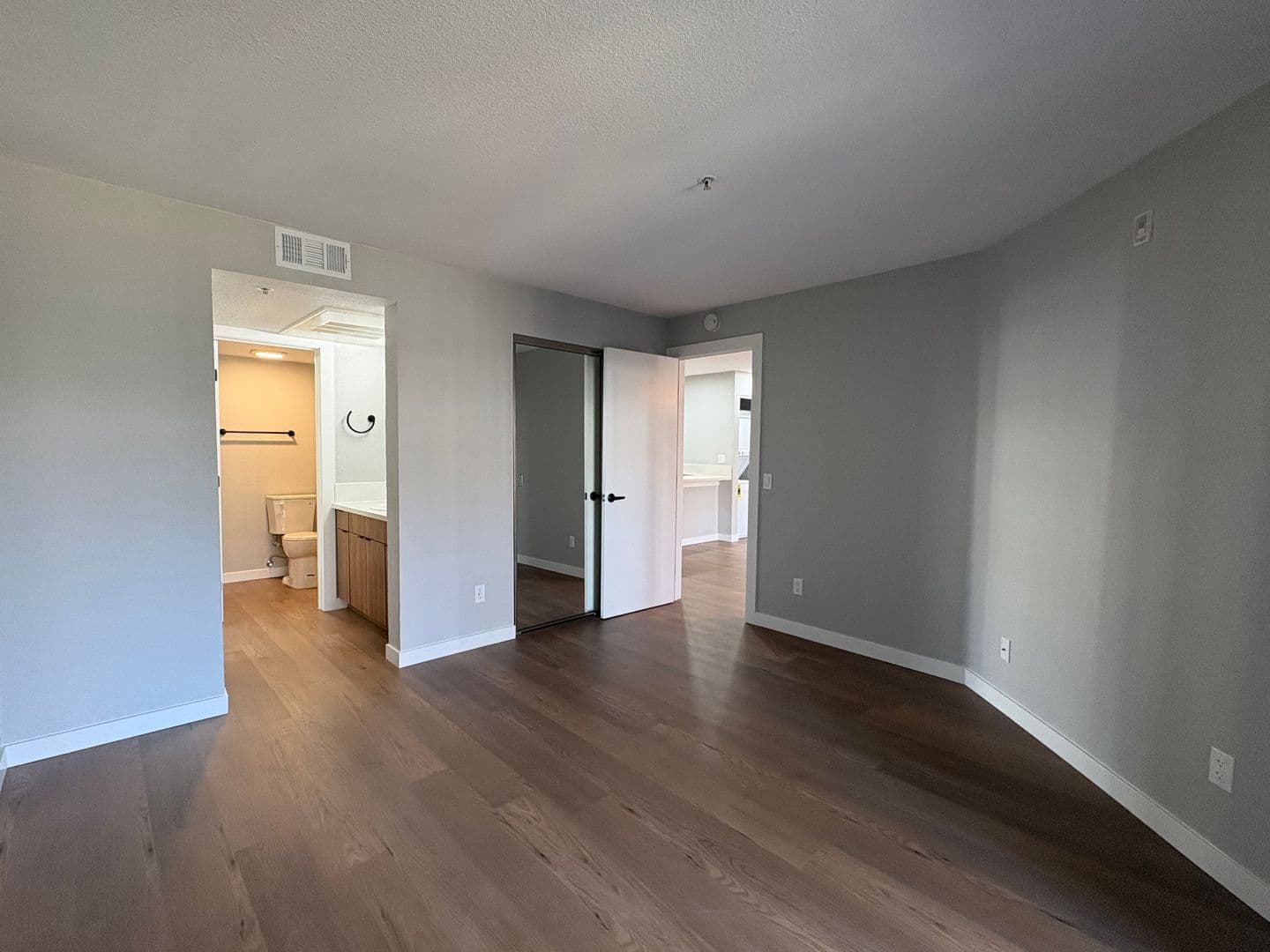 Costa Mesa Apartment: 2855 Pinecreek Drive