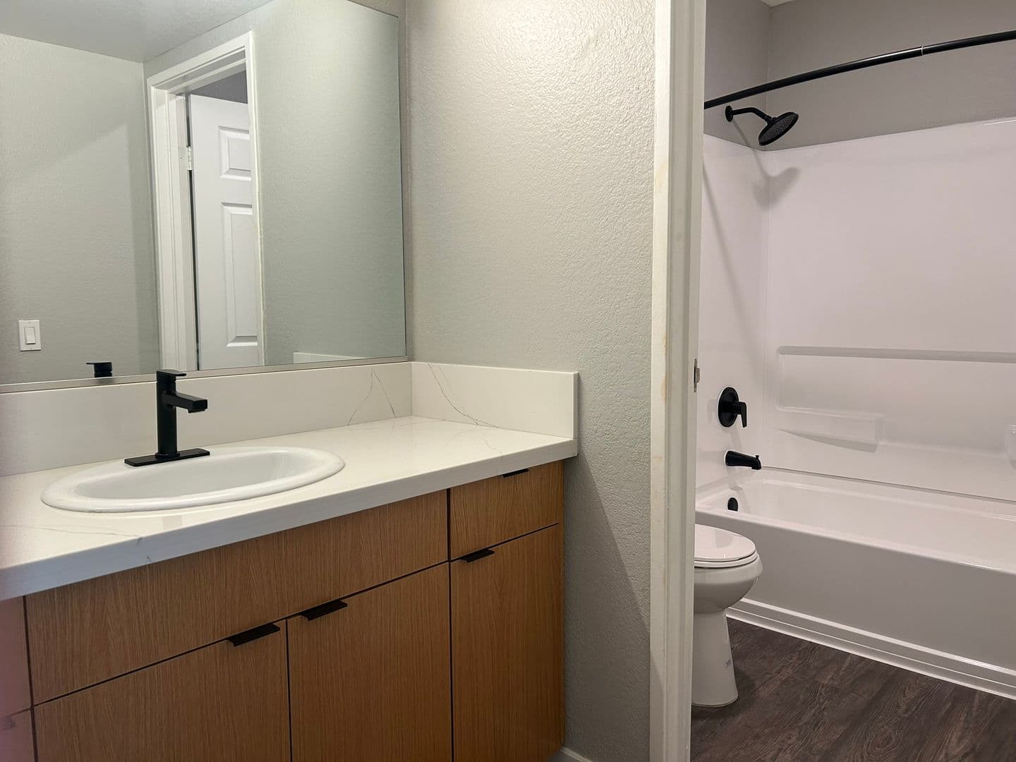 Riverside Apartment: 3957 Pierce Street