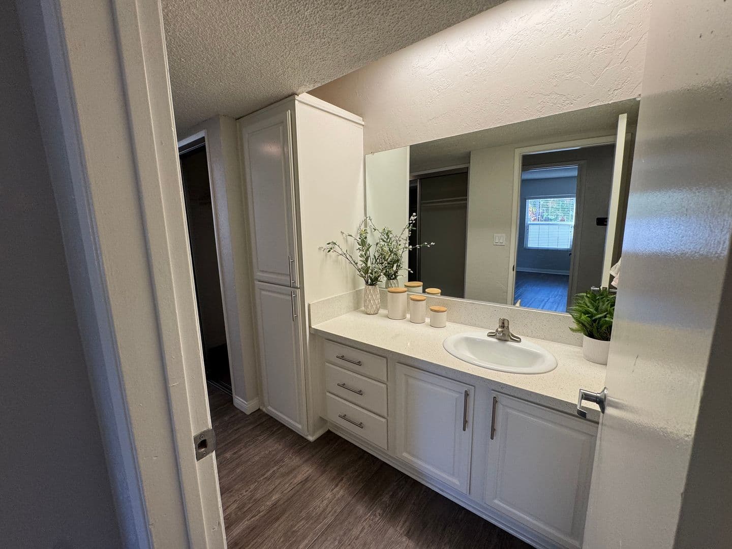 Anaheim Apartment: 2965 E. Jackson