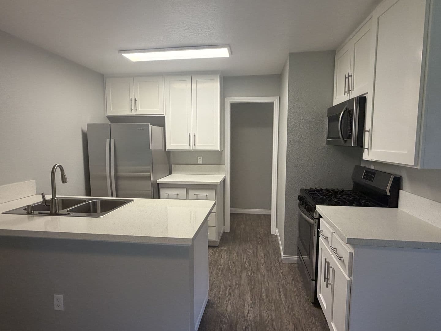 Norwalk Apartment: 12301 Studebaker Road