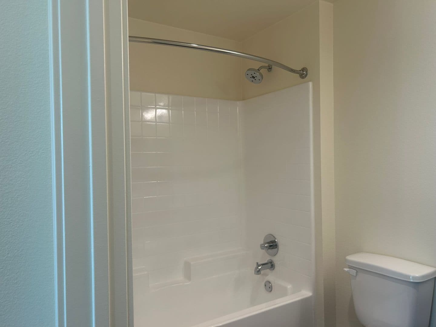Riverside Apartment: 3050 Mission Inn Avenue