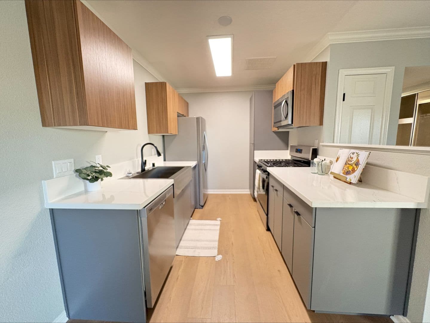 Lakewood Apartment: 4905 Castana Avenue