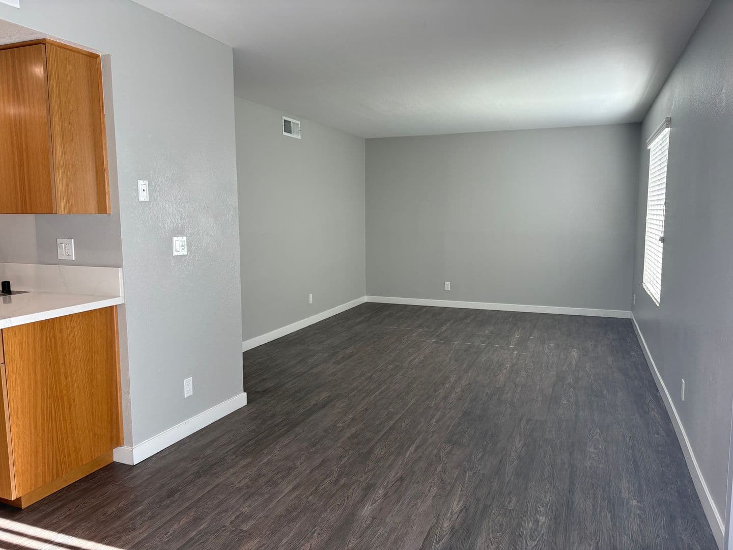 Riverside Apartment: 3957 Pierce Street