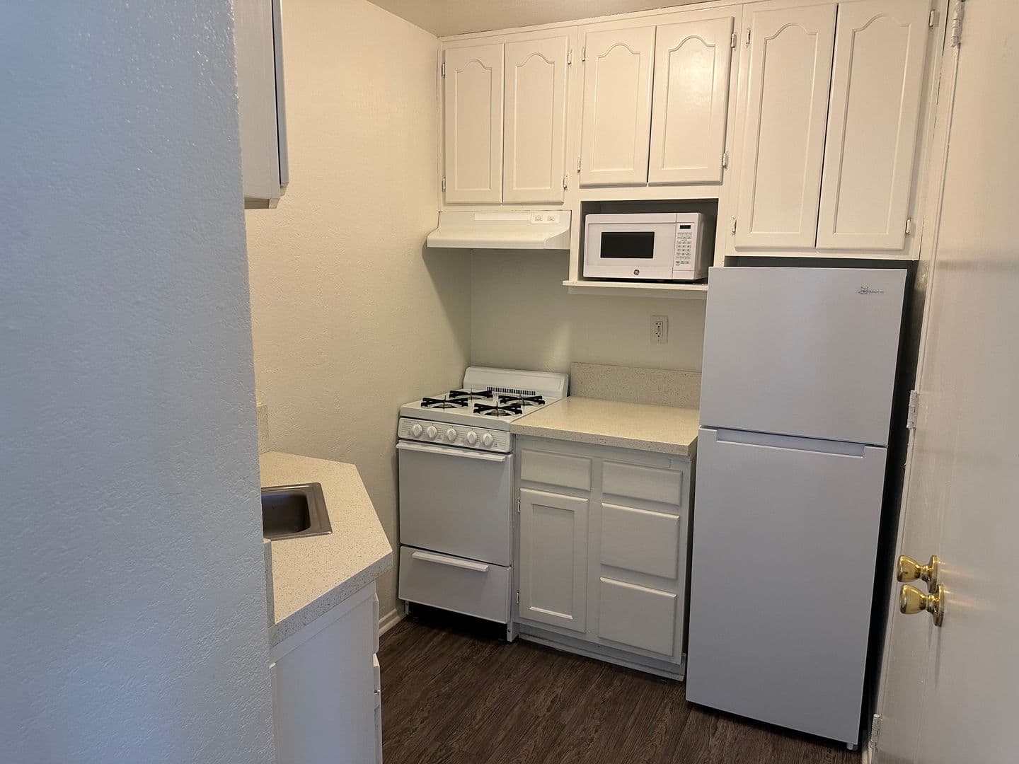 Lakewood Apartment: 4907 1/4 Hayter Avenue