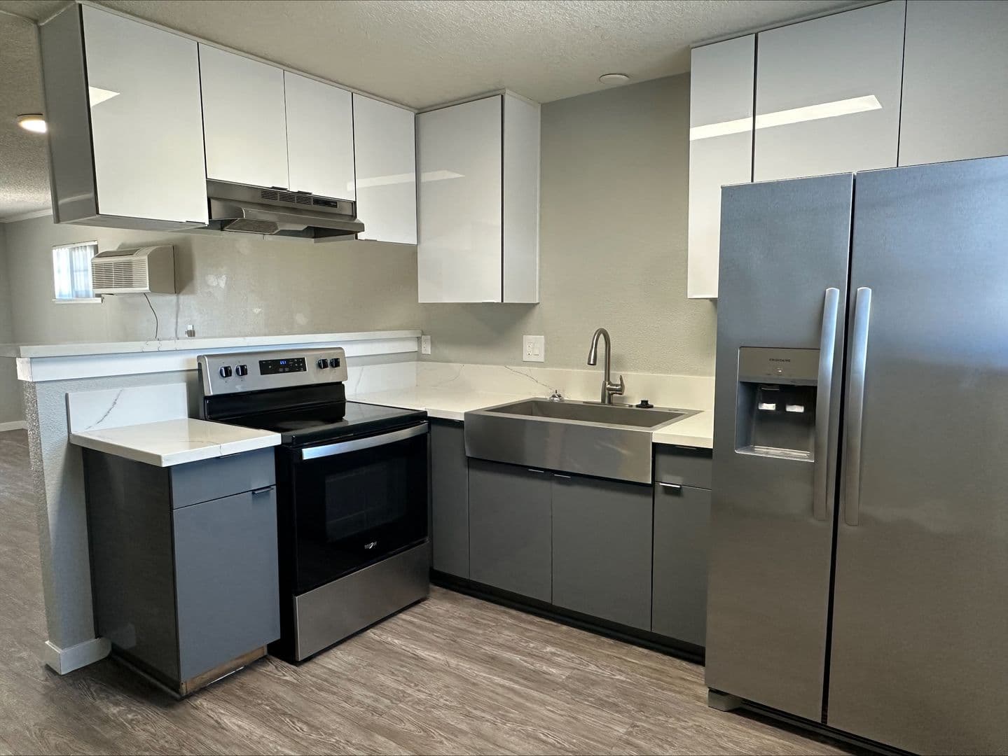 Santa Ana Apartment: 811 S. Fairview