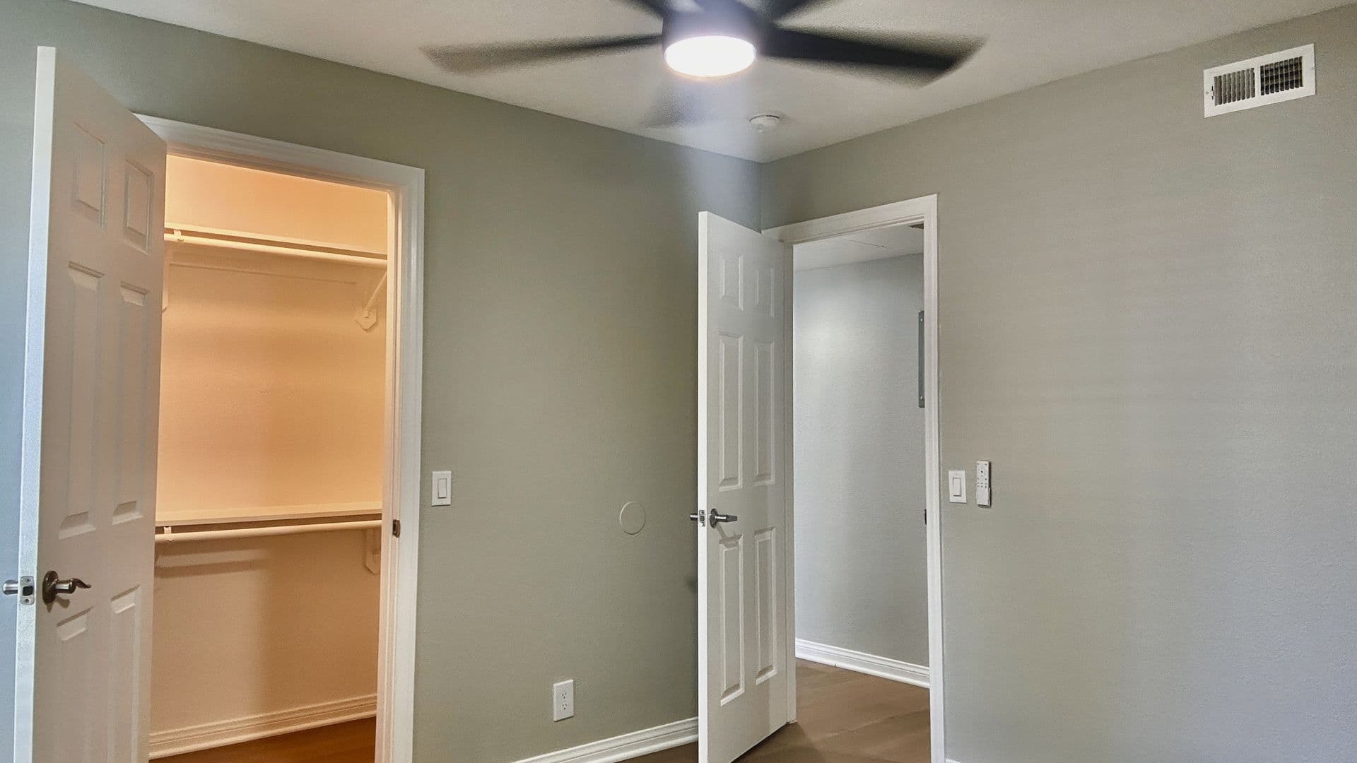 Bellflower Apartment: 14500 McNab Avenue