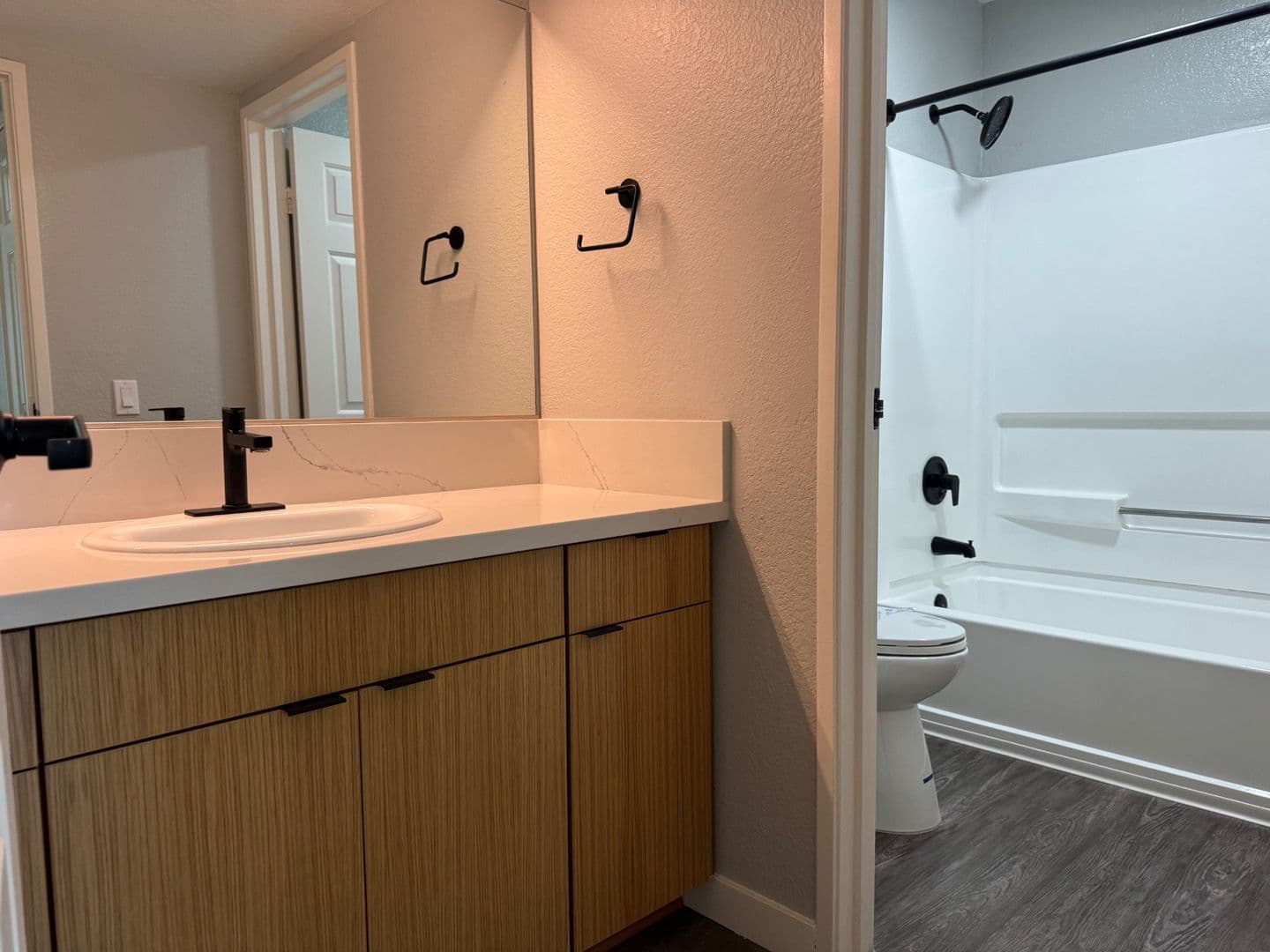 Riverside Apartment: 3957 Pierce Street