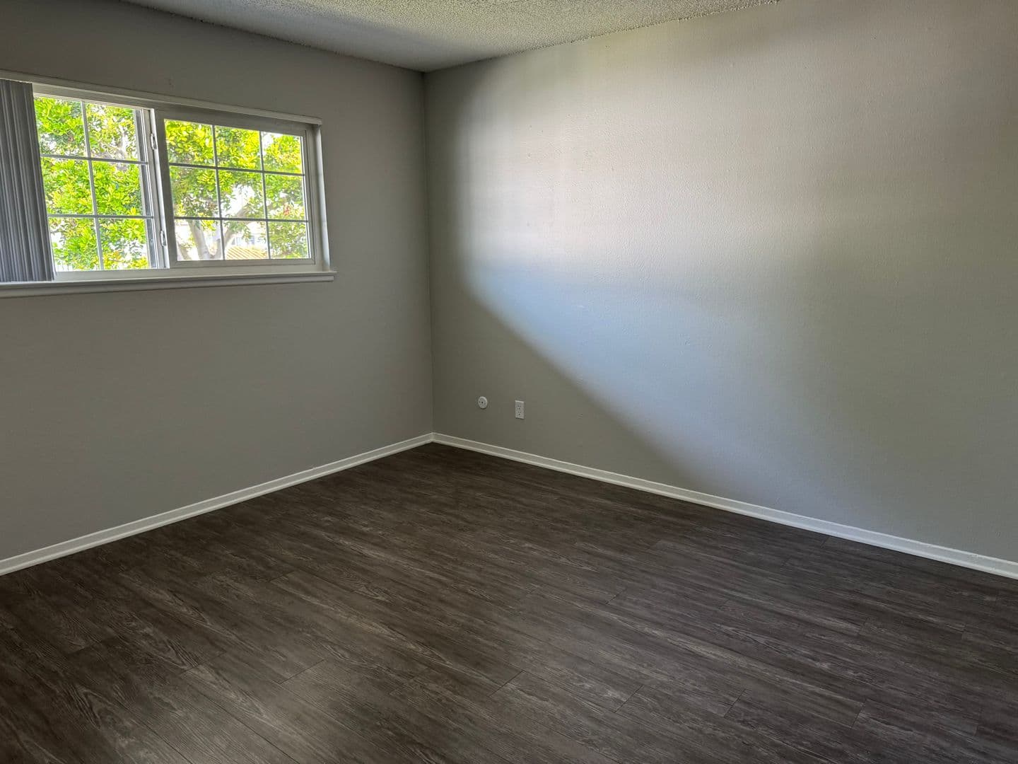 Santa Ana Apartment: 811 S. Fairview