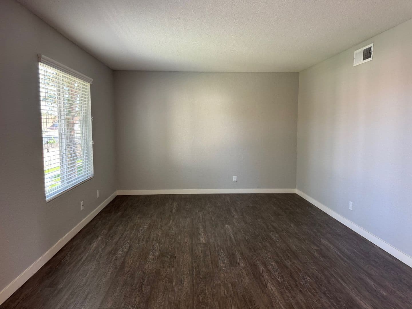Riverside Apartment: 3957 Pierce Street